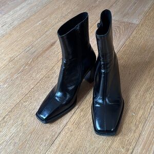 Jeffrey Campbell - Sherpal Bootie